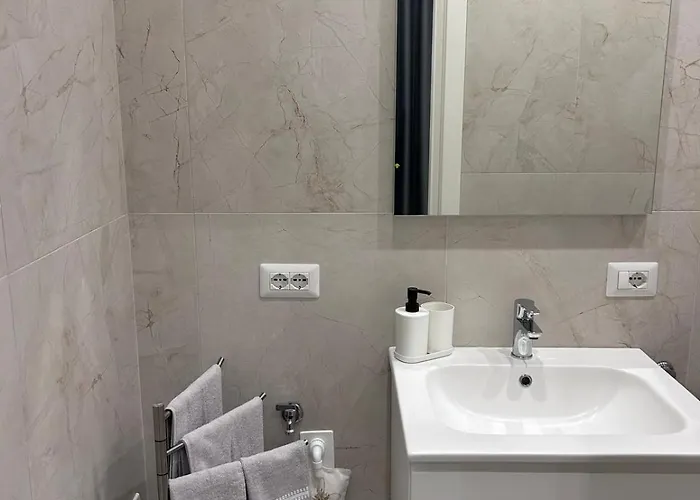 Alojamento de Acomodação e Pequeno-almoço E' Qui! Bari